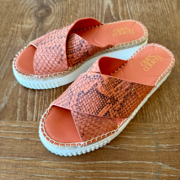 Franco Sarto Shoes - EUC Franco Sarto coral snake print slides / sandals 8M